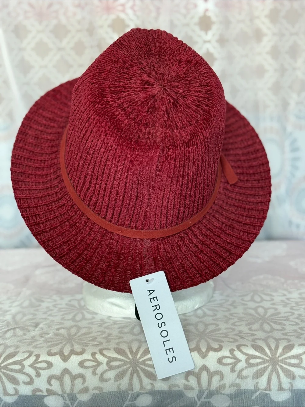 AEROSOLES elegant wine
